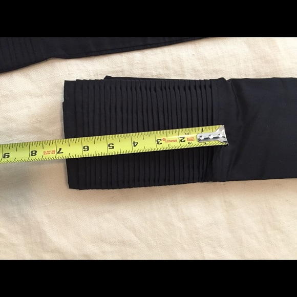 NWT pair PitchBlack  Standard/Queen Pillow Cases with pleated edge detail - Picture 7 of 13